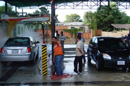 GT1000 Touchless Car Wash in Venezuela South America