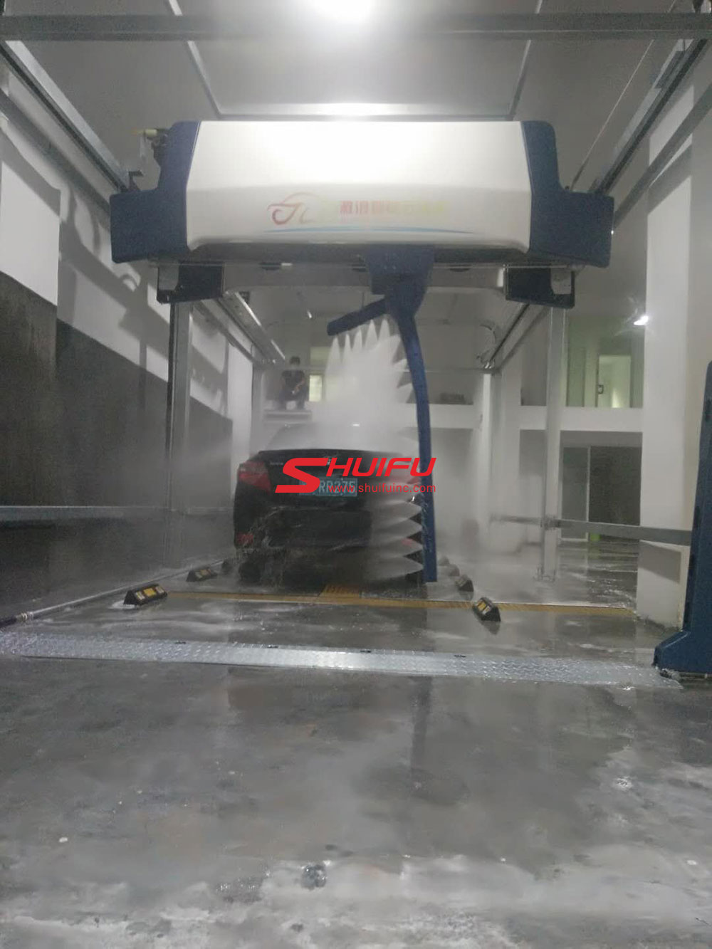 Automatic-car-wash-machine-AXE-OVERHEAD-touchless-carwash-system-installation-finished-in-Asia-manufactured-by-SHUIFU-CHINA-13