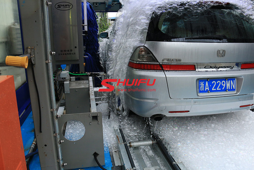 Touchless Car Wash Machine