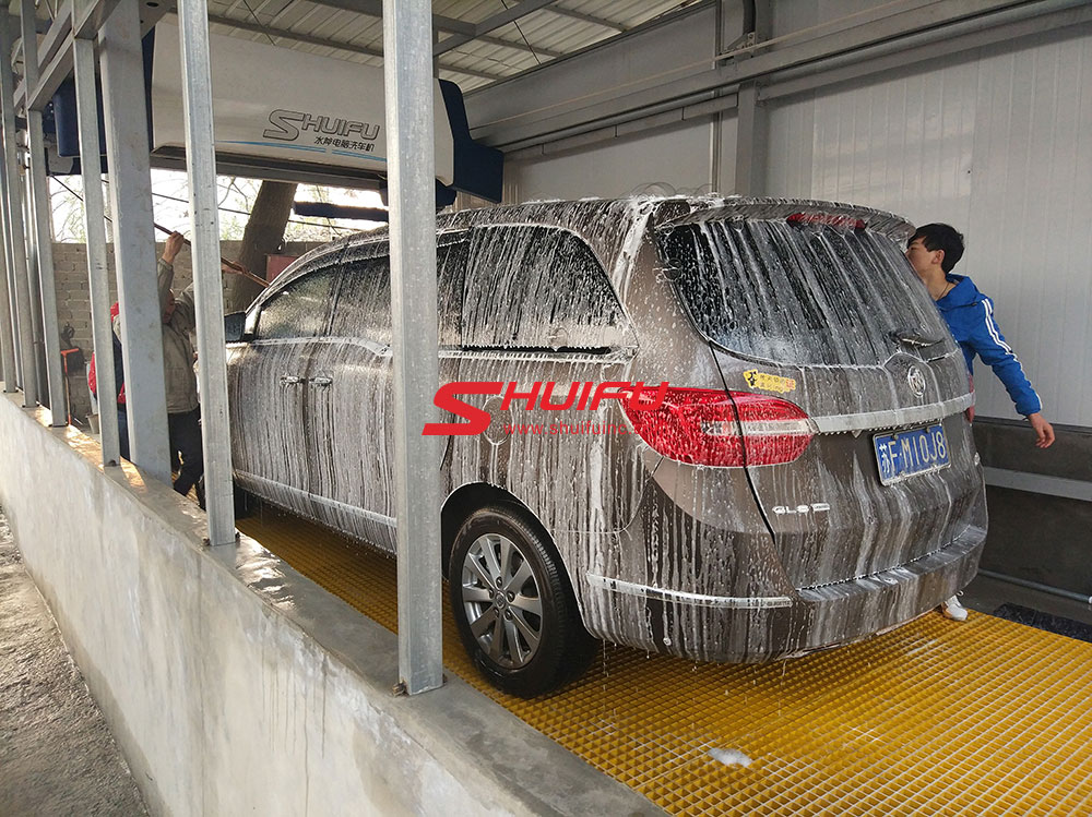 Touchless Car Wash Machine